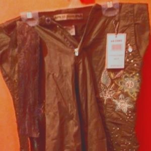 BB JEANS NWT WOMEN'S Medium Capris pants